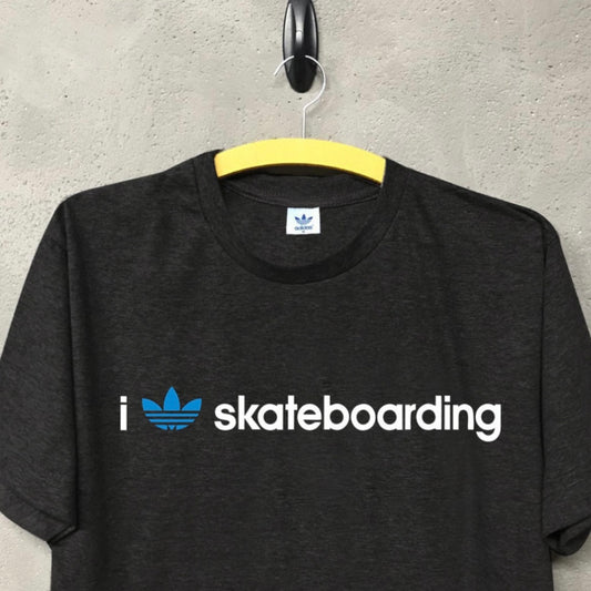 Camiseta Adidas - I Love Skateboarding